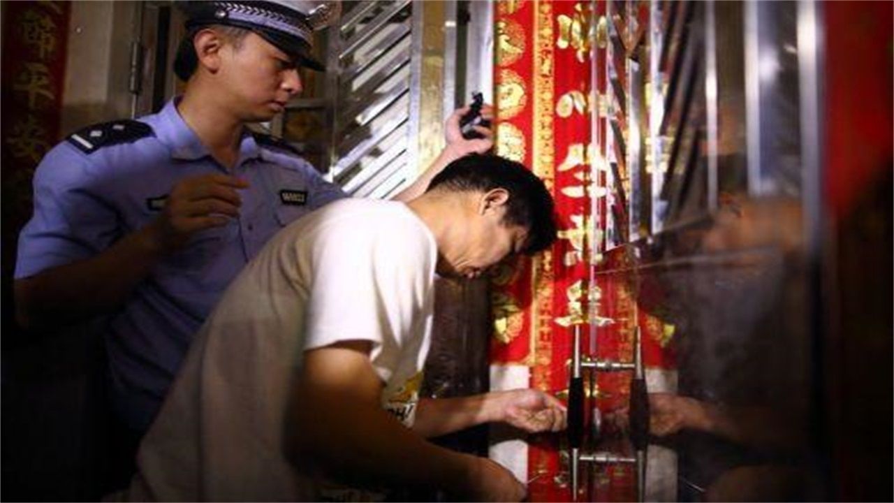 泉州请开锁师傅开了锁后，师傅为什么一般都不进门，就算主人请也不进去？